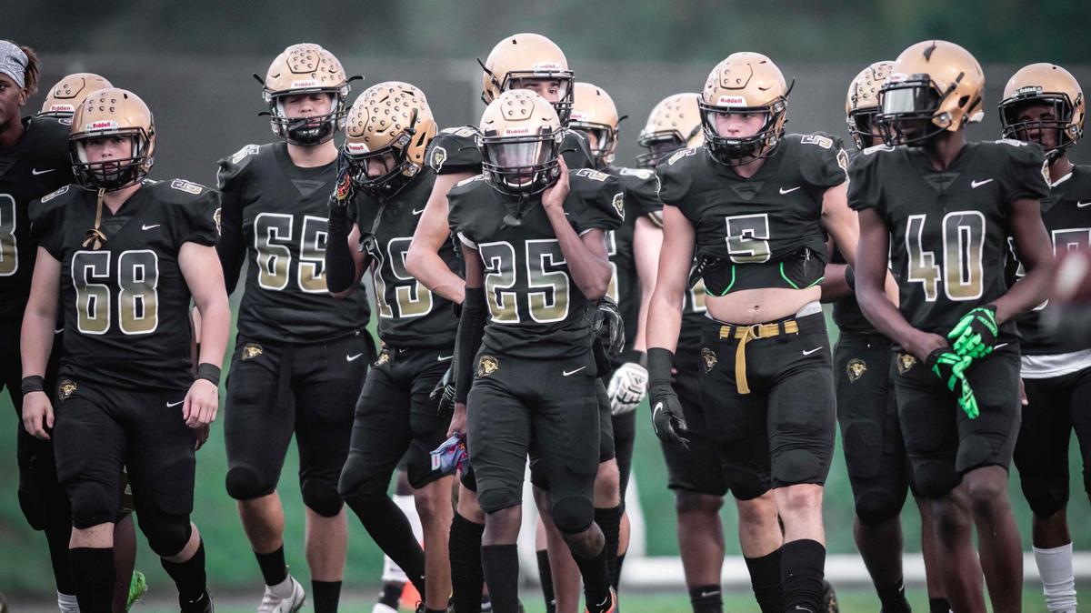 Shelby High School Football would host Crest in Cleveland County Friday October 8, 2021.