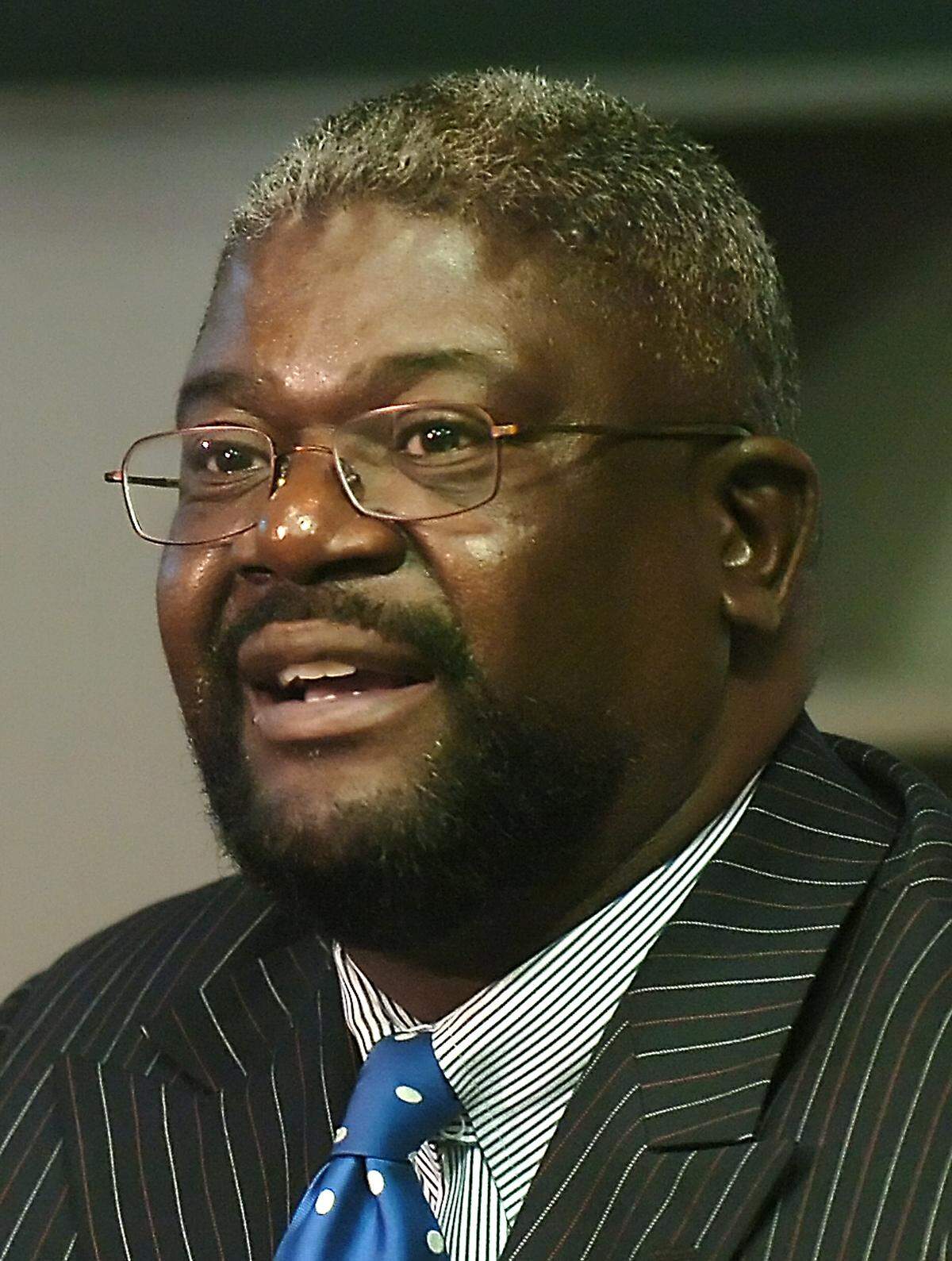 Willie Ratchford, executive director of the Charlotte-Mecklenburg Community Relations Committee during a 2008 gun-violence prevention media briefing.