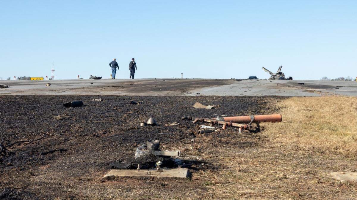 ‘Emergency landing.’ Someone on Greg Biffle plane texted family member, NTSB says