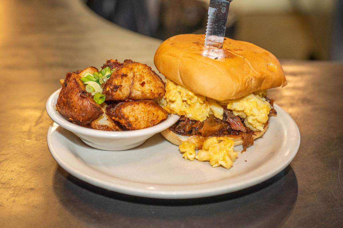 Mert’s Heart and Soul Mac Rib sandwich is a beef short rib topped with macaroni and cheese on top.