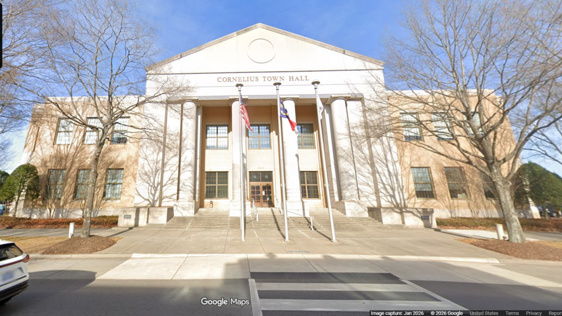Police chief to retire from booming lakeside town in Mecklenburg County