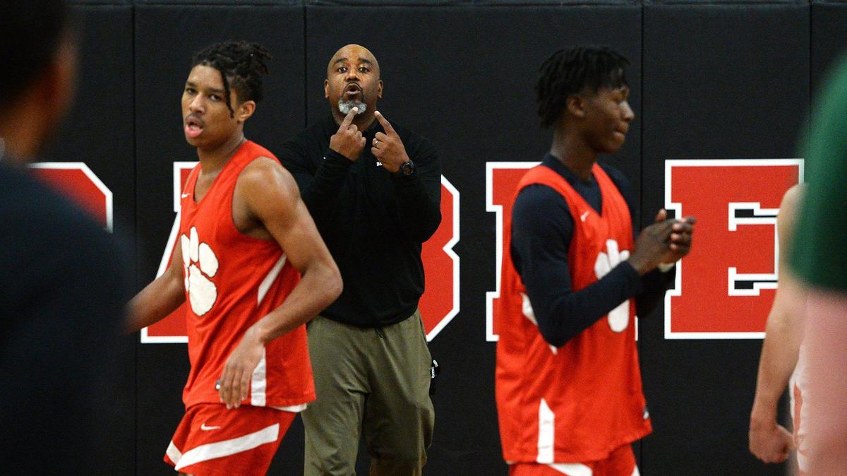 South Meck Head Coach Chris McDonald (center) led the team through practice Wednesday, Jan. 3, 2024.The South Meck Sabres are 13-0 this season They face off against, 4A power, Richmond, on Saturday.