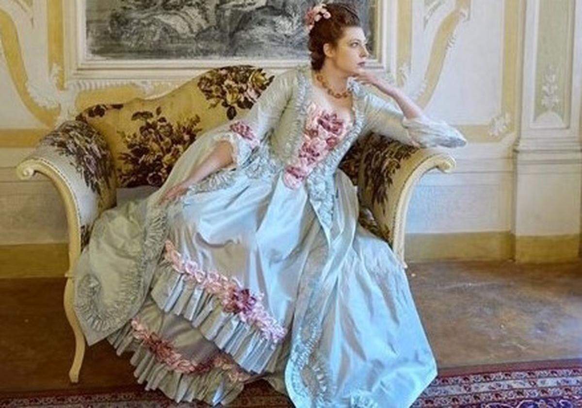 The virtual lecture Getting Dressed in the Eighteenth Century on April 23 will discuss the art and pageantry of getting dressed in 18th century America and Europe.
