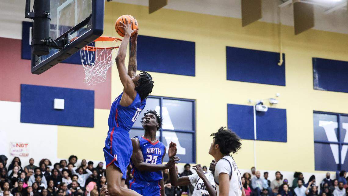 Boys’ basketball rewind: Isaiah Evans squashes Duke rumor, leads No. 2 North Meck in rout