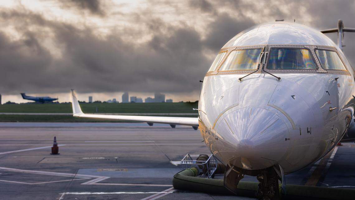 Charlotte airport ground stop lifted again. Airline delays, cancellations top 800