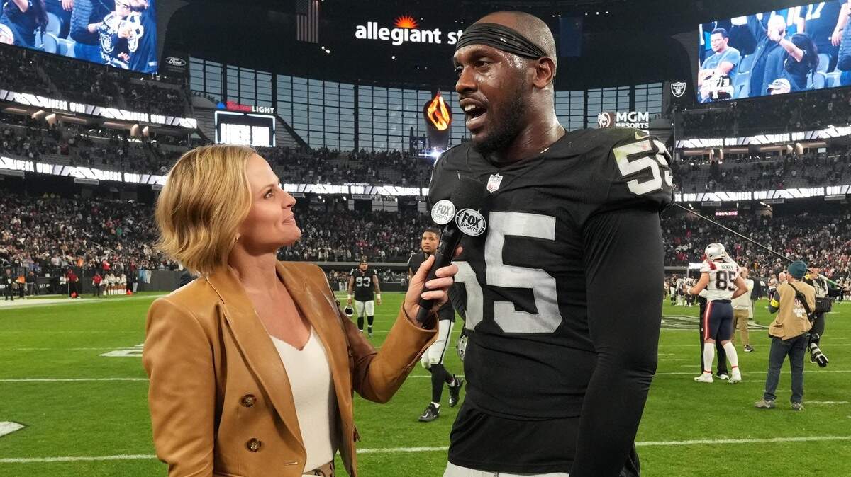 Former Fox Sports reporter Shannon Spake, interviewing Raiders defensive end Chandler Jones, is joining Bally Sports to cover the Charlotte Hornets. / Kirby Lee-USA TODAY Sports