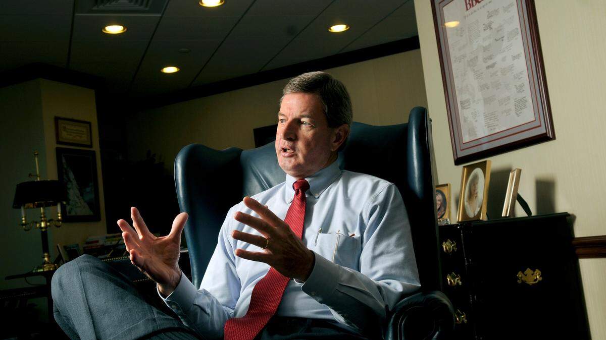 Kelly King, the CEO of Truist, said in a Tuesday speech in Durham that his fellow executives should “Go see what’s really going on in the world around you. You will find it is very, very difficult.” Observer file photo.