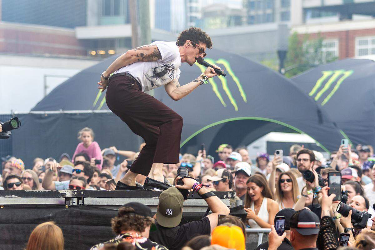 David Shaw of The Revivalists at Lovin’ Life Music Fest in Charlotte