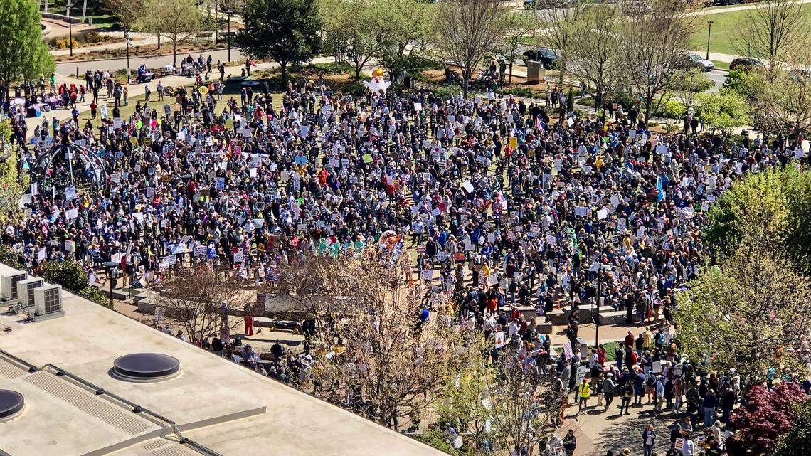 War in Iran, ICE in airports among issues driving No Kings protest in Charlotte