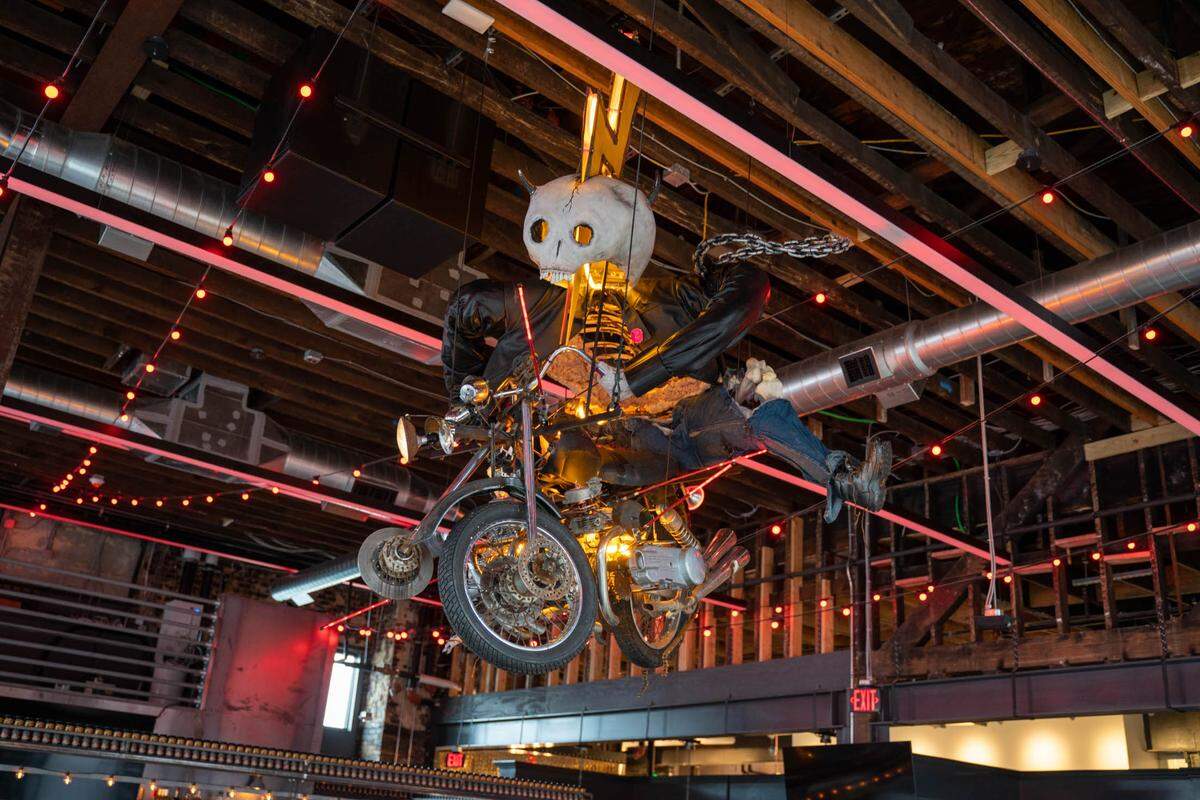 Resident Culture commissioned artist Jeff Hamrick to create a sculpture based off the label for its Lightning Drops IPA.