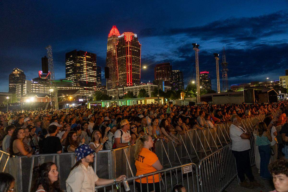 Fans at Lovin’ Life Music Fest 2025.