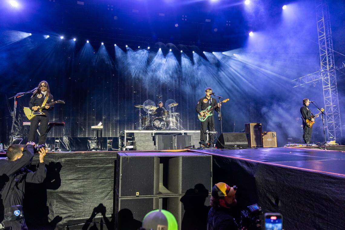 Weezer at Lovin’ Life Music Fest.