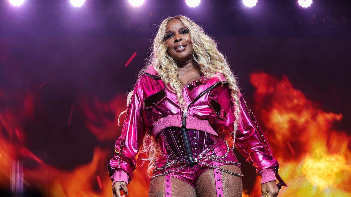 Mary J. Blige performs at Spectrum Center during her Gorgeous tour on Wednesday, September 21, 2022 in Charlotte, NC.