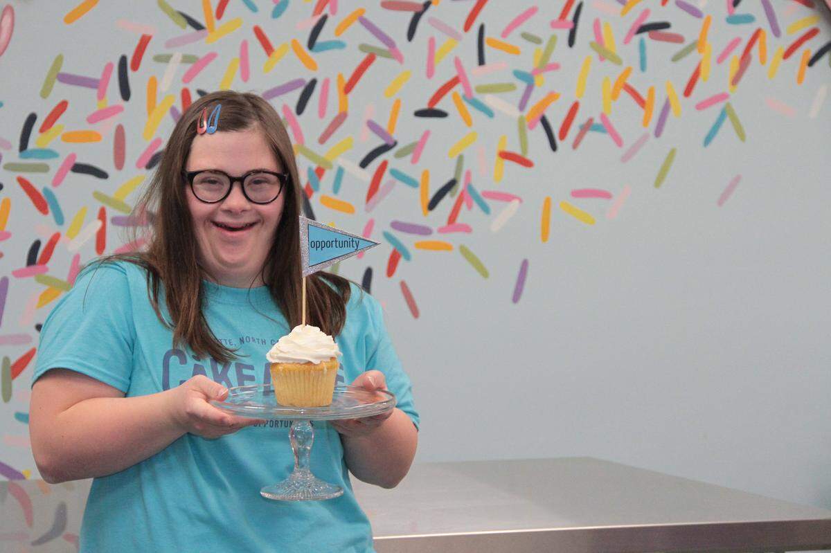 People who complete Cakeable’s training receive a certificate and job placement help.