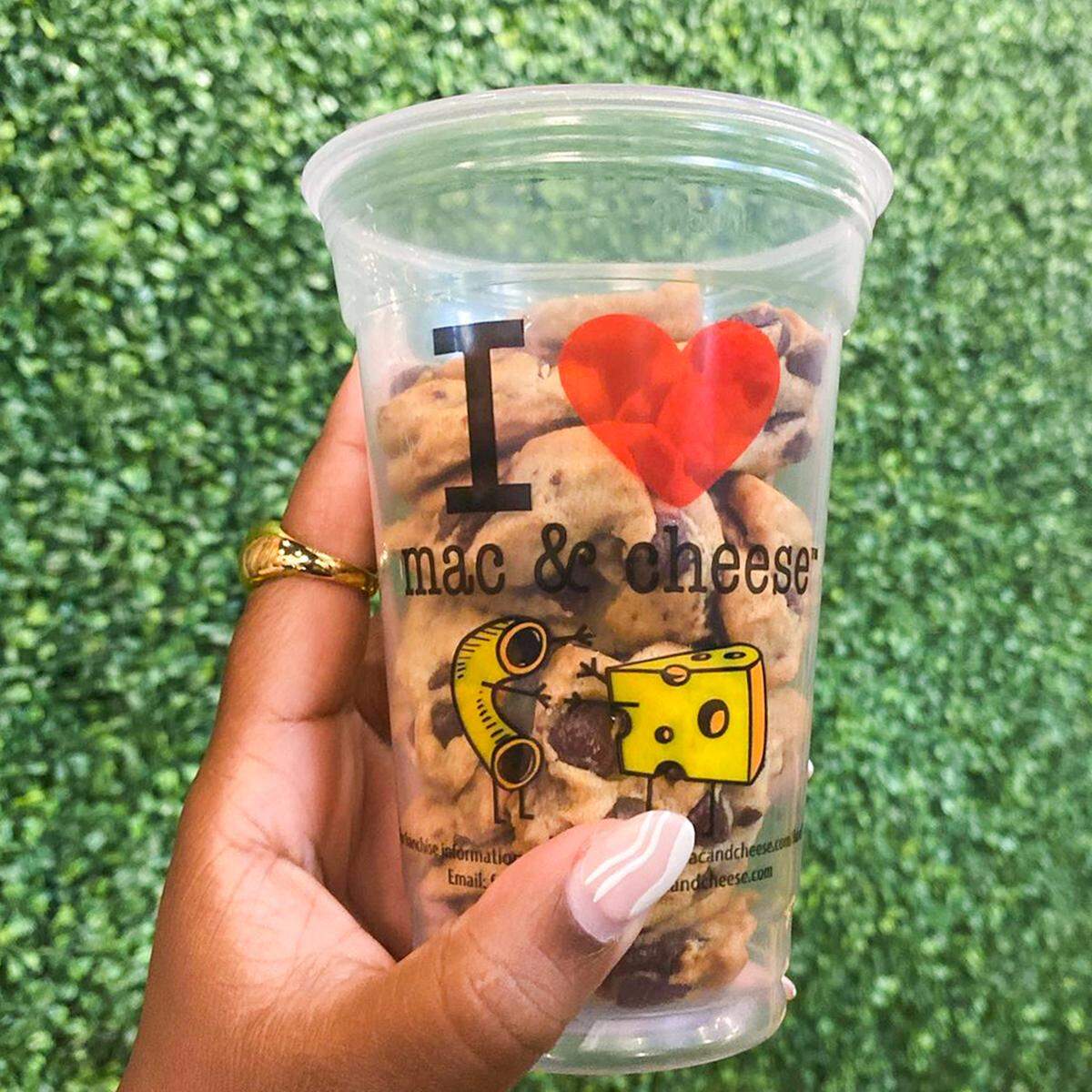 Chocolate chip cookies from i heart mac and cheese.