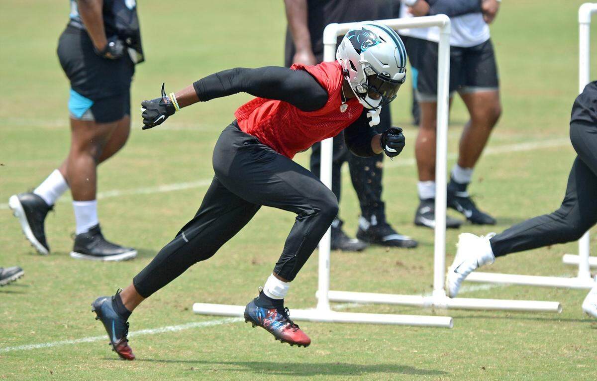 Carolina Panthers defensive end Brian Burns breaks off the line during the teamÕs OTA practice on Tuesday, May 25, 2021.
