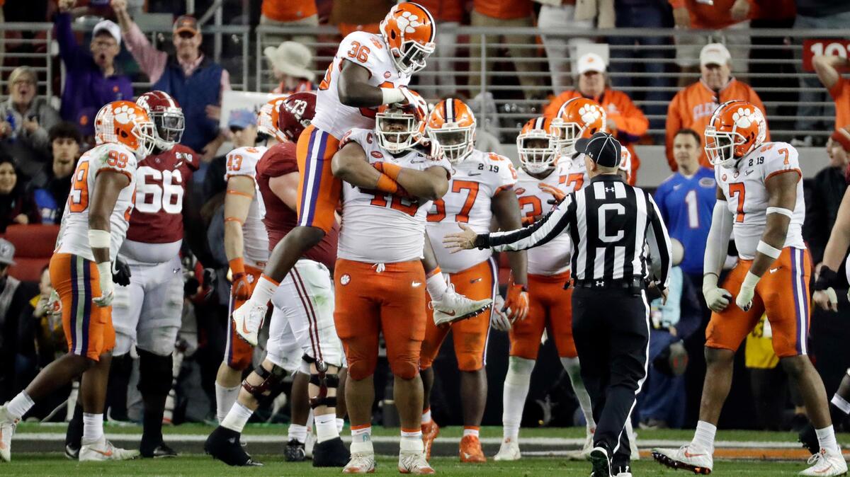 The Clemson defense celebrates after stopping Alabama during the second half of the NCAA college football playoff championship game, Monday, Jan. 7, 2019, in Santa Clara, Calif. (AP Photo/Chris Carlson)