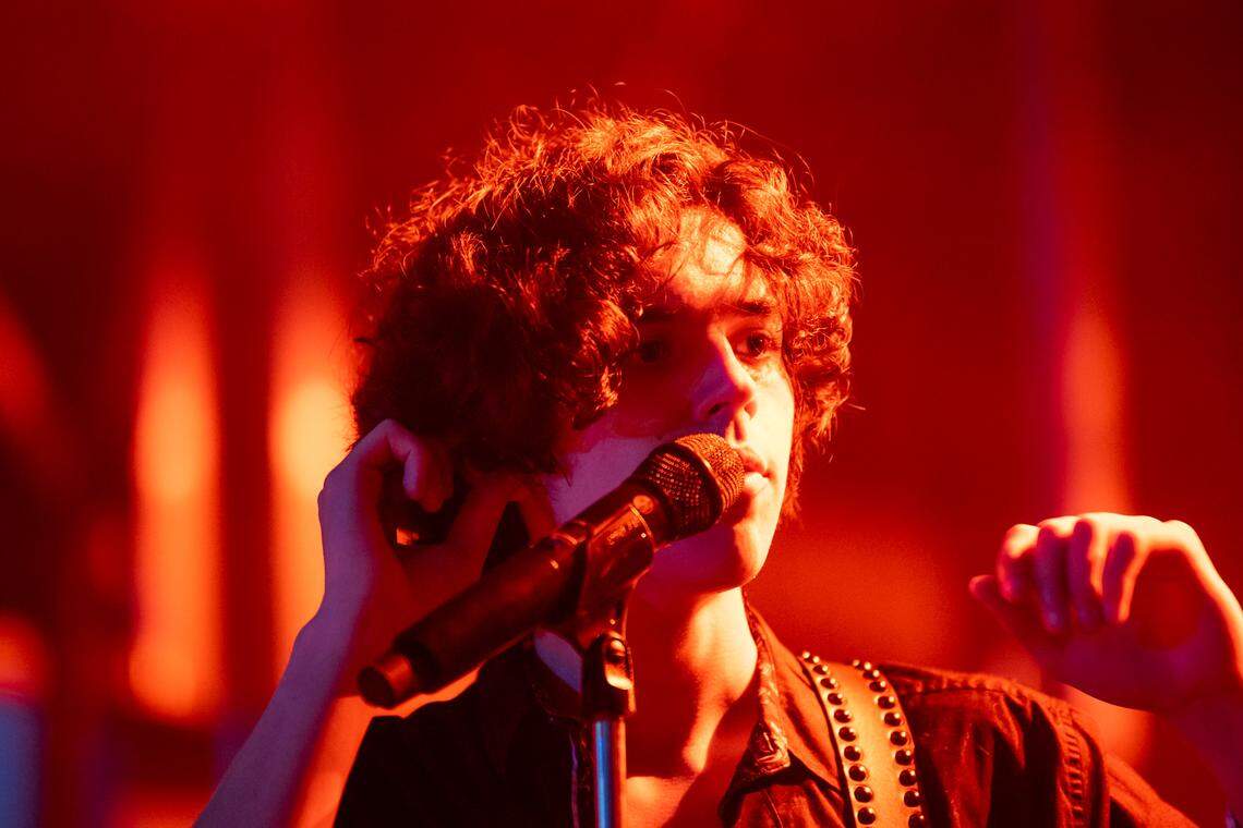 Modern Alibi’s Holden Scott at Lovin’ Life Music Fest in Charlotte, NC, on May 4, 2024.