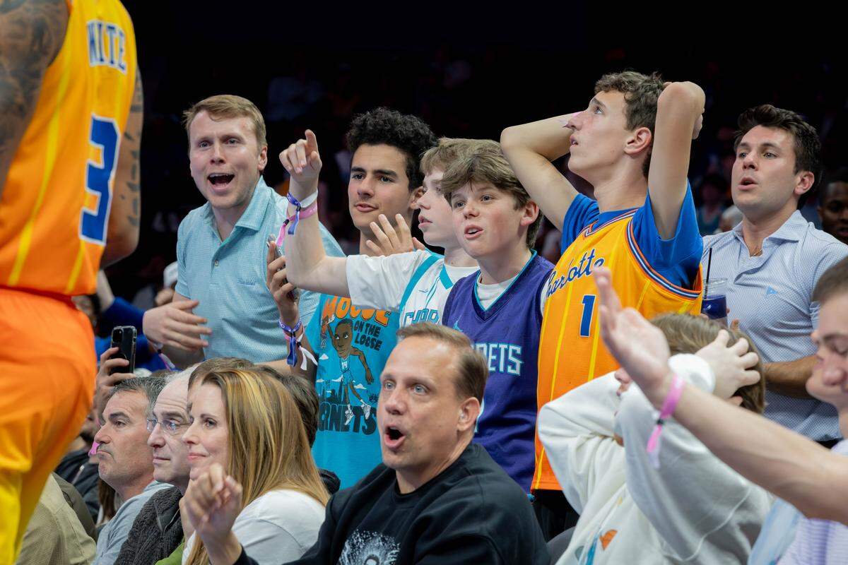 Fans at the Spectum Center react to a Miami Heat foul during late 1st half action. The Charlotte Hornet's would host the Miami Heat Friday March 6, 2026.