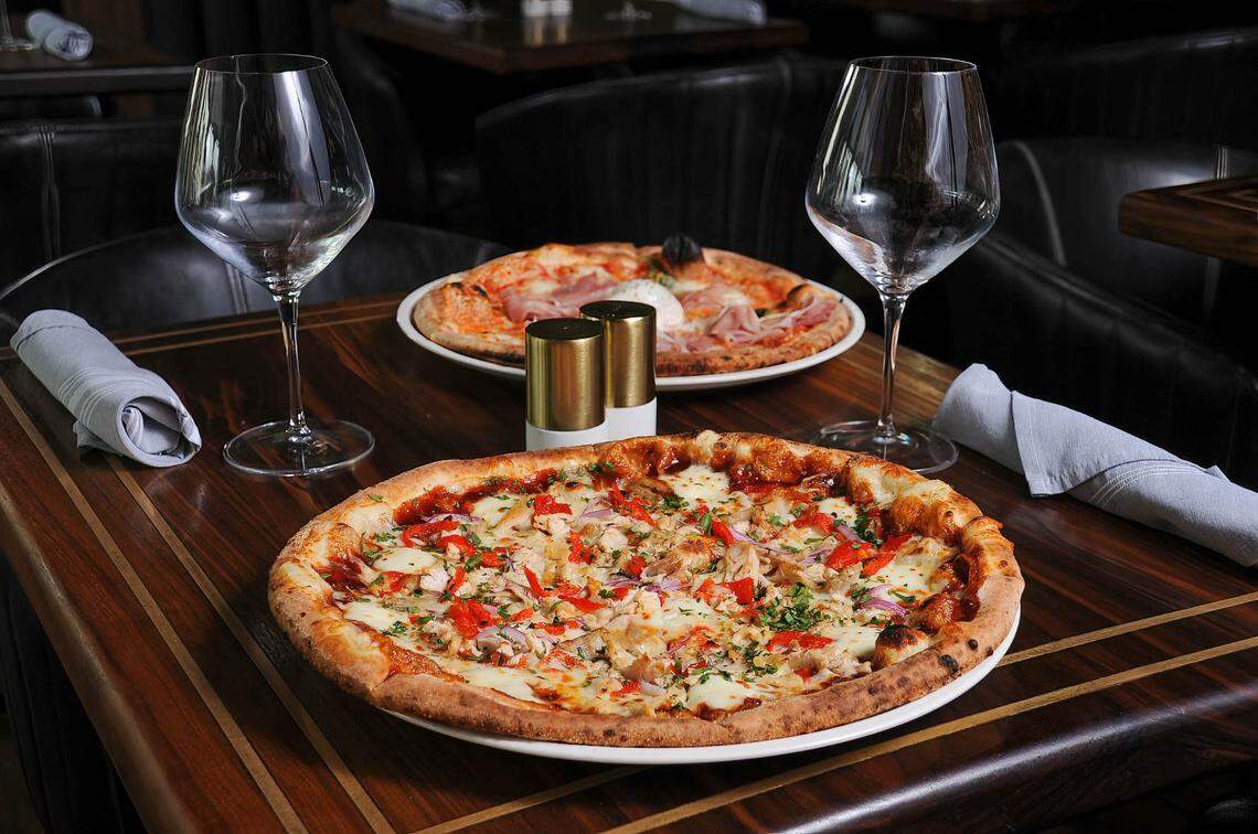 800° Woodfired Kitchen is located in Phillips Place. The restaurant offers a clean-eating promise, which includes careful sourcing of local and organic ingredients and cooking only with extra virgin olive oil.