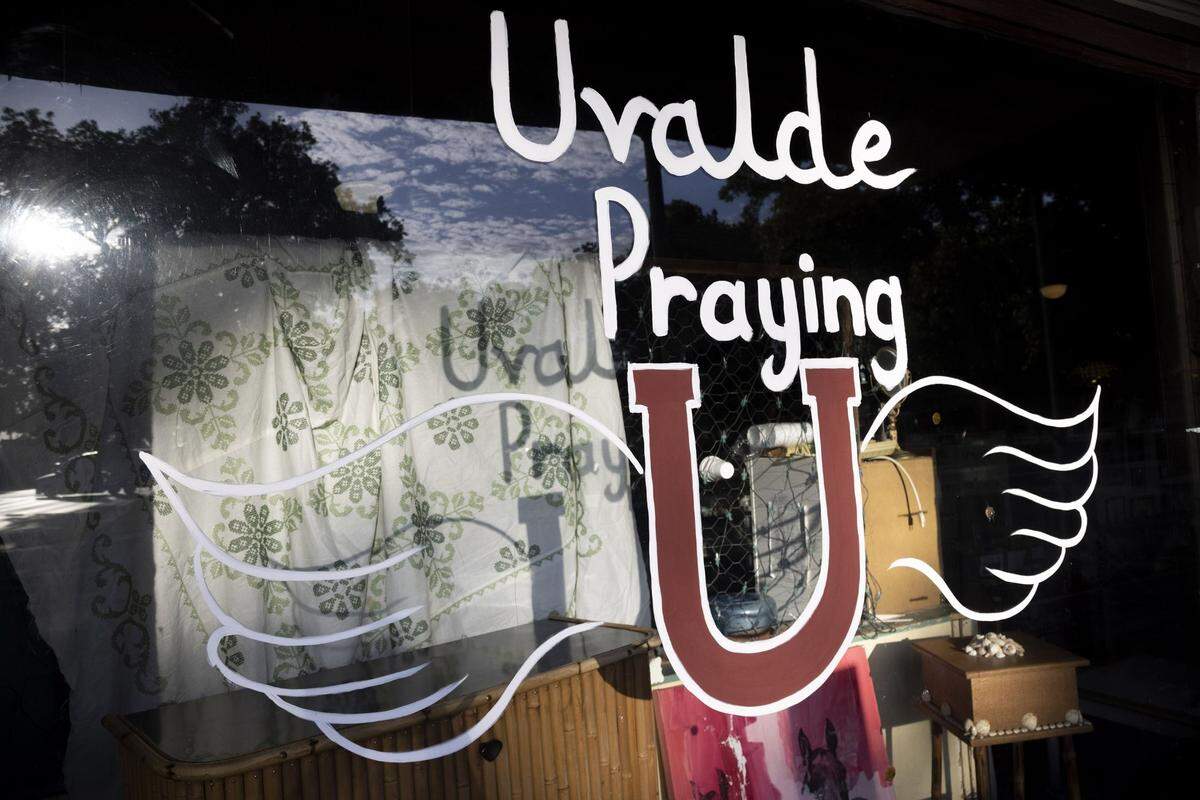 A storefront honoring the victims of the Robb Elementary School shooting on Aug. 11, 2022, close to the town square in Uvalde, Texas. (Juan Figueroa/The Dallas Morning News/TNS)