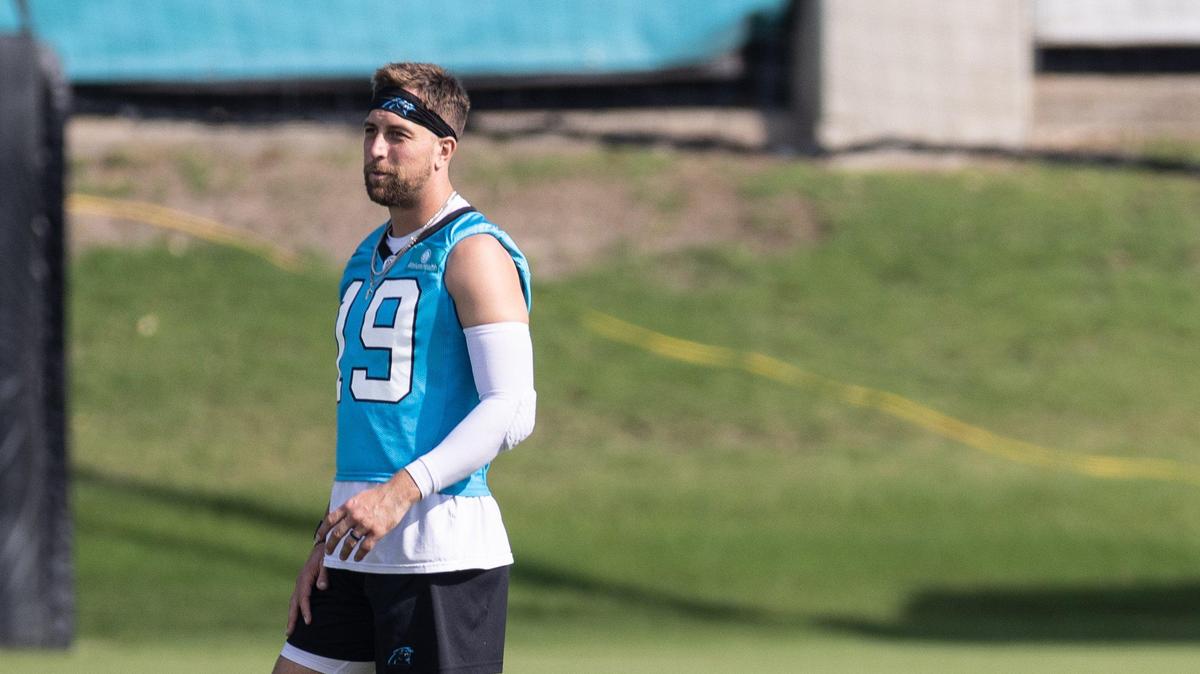 Panthers Adam Thielen practices during Carolina Panthers practice in Charlotte, N.C., on Monday, June 1, 2023.