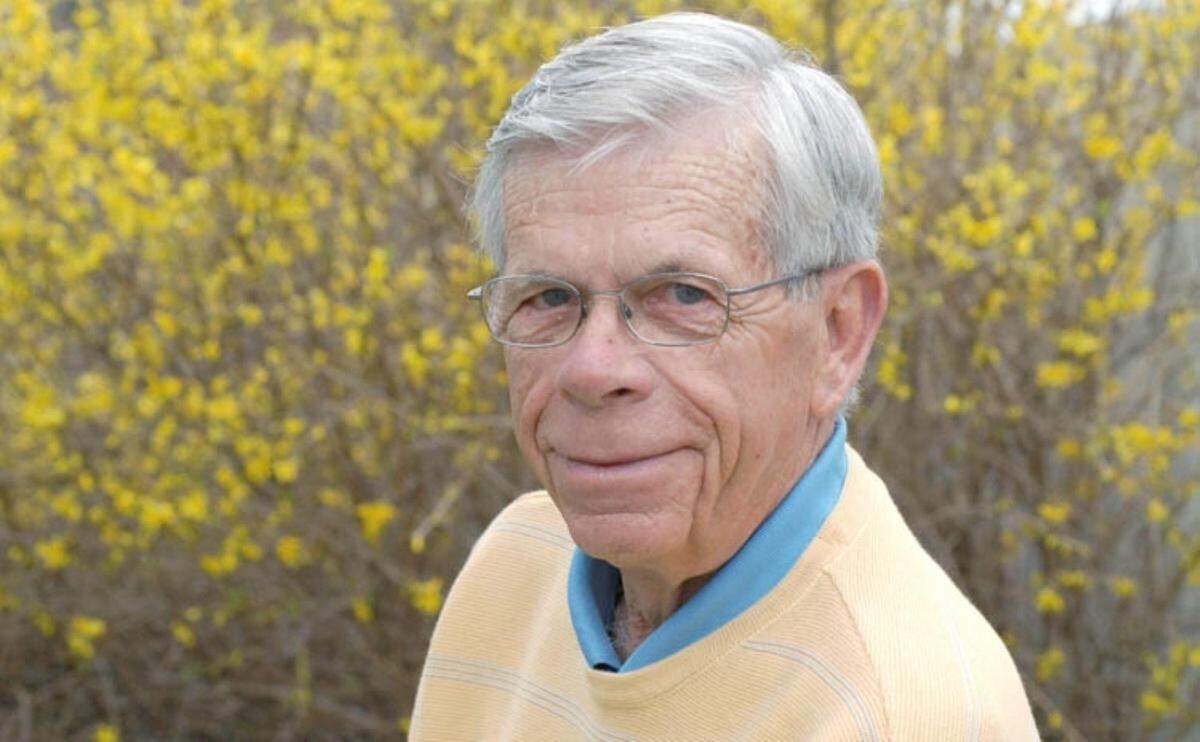 Ron Green Sr. wrote a Thanksgiving Day column for The Charlotte Observer for close to 50 years.