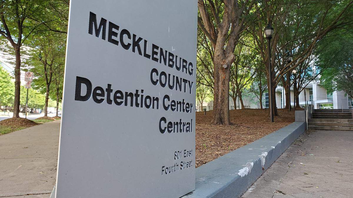 Dentition Officer Chandler Craig was fired by the Mecklenburg County Sheriff’s Office for assaulting a handcuffed inmate on Sept. 13, 2021. Now she’s suing Sheriff Garry McFadden, claiming he disciplined women more severely than men.