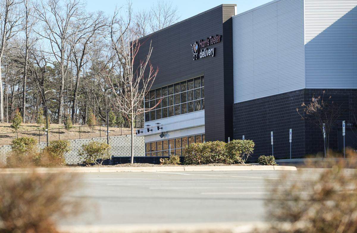 The Kroger fulfillment center, parent company of Matthews-based grocer Harris Teeter, sits empty Jan. 16 in Concord. The grocery giant  has squashed plans to open the $92 million facility.