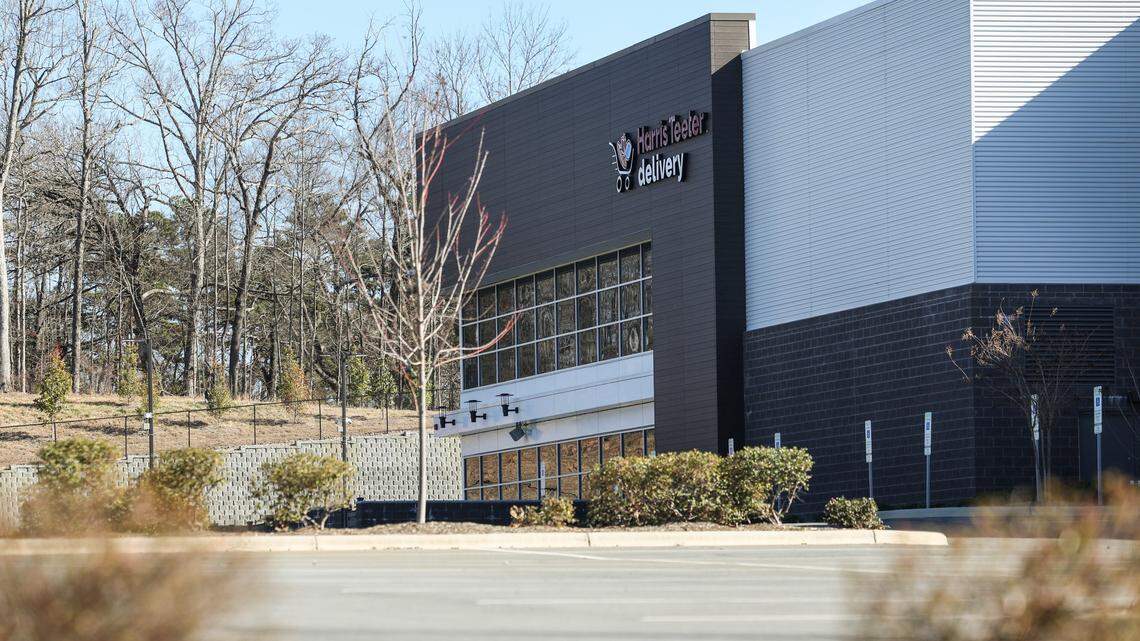 Harris Teeter parent quietly kills Charlotte area plan for 700 jobs at delivery hub