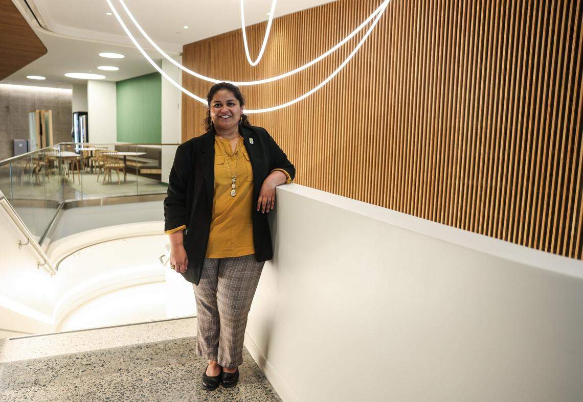 Dr. Deeksha Sikri is the pathology discipline director for the foundational sciences team. Her work include developing classes for weekly problem-based learning sessions.