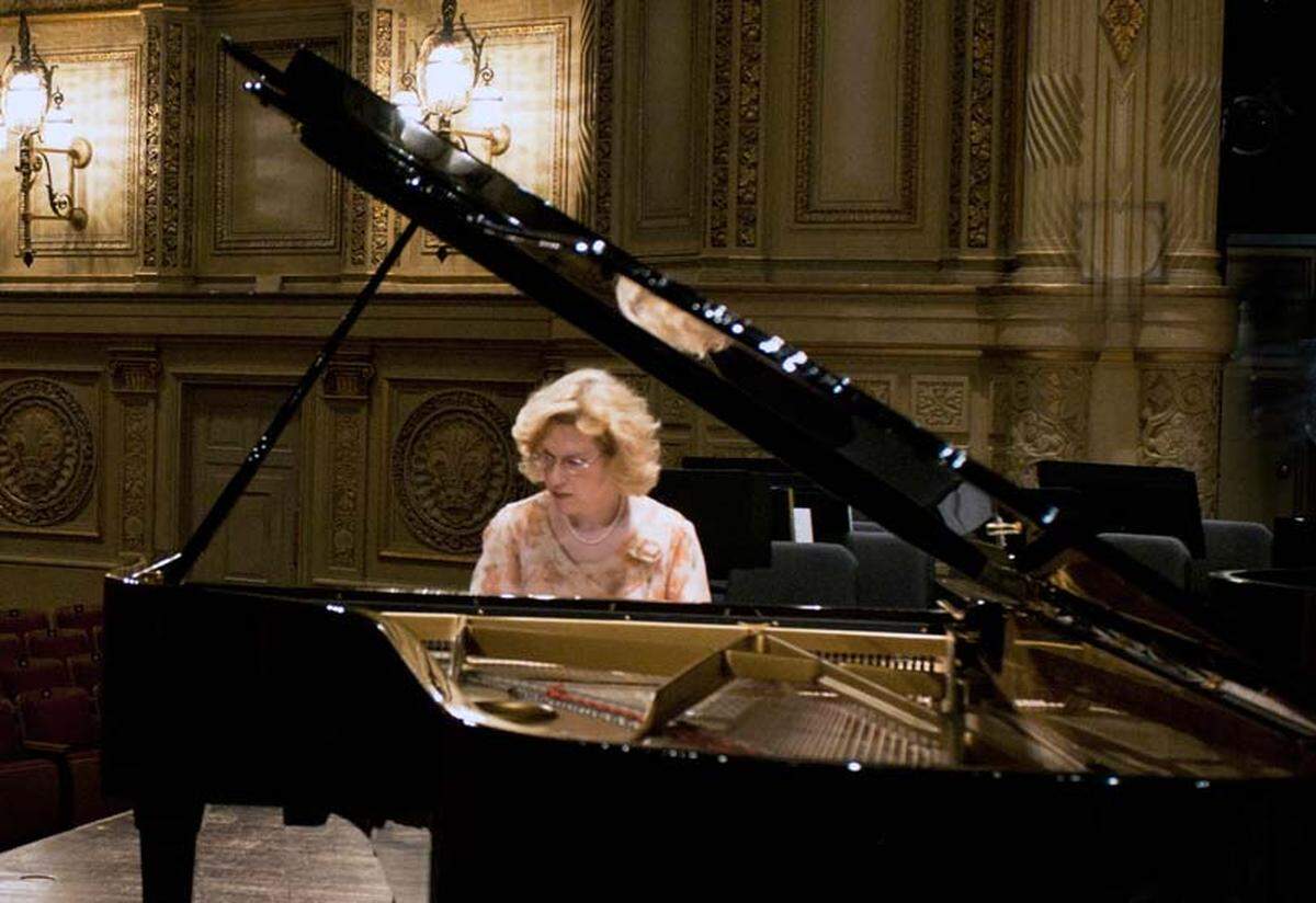 Pianist Sara Davis Buechner will join the Charlotte Symphony Orchestra in February. She is the first transgender artist to play with the orchestra.