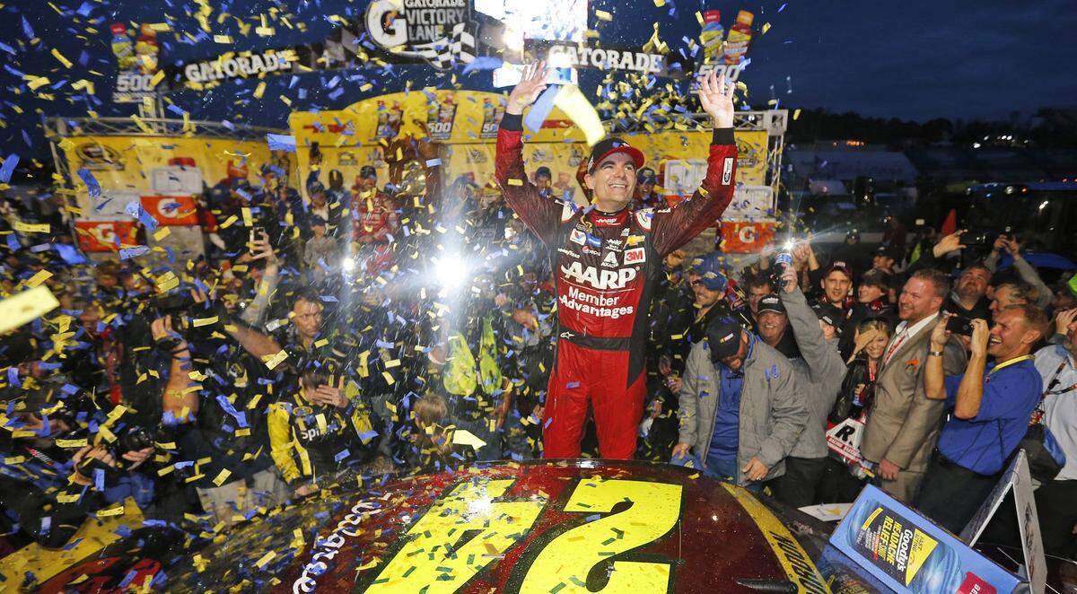 Gordon’s 93rd and final NASCAR Cup Series win, at Martinsville Speedway in November 2015.