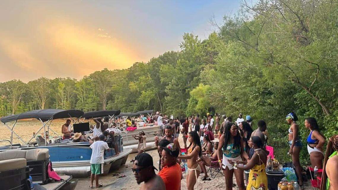 Black Boat Weekend to bring hundreds of boats, live DJ sets to Lake Norman