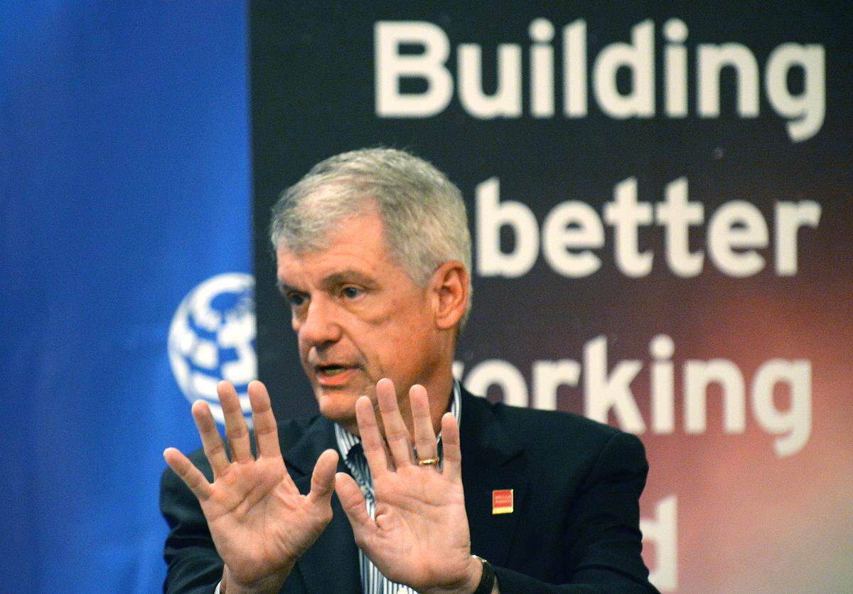 Wells Fargo’s former CEO, Tim Sloan, filed a complaint against the bank for withholding pay and other damages after he retired in 2019.