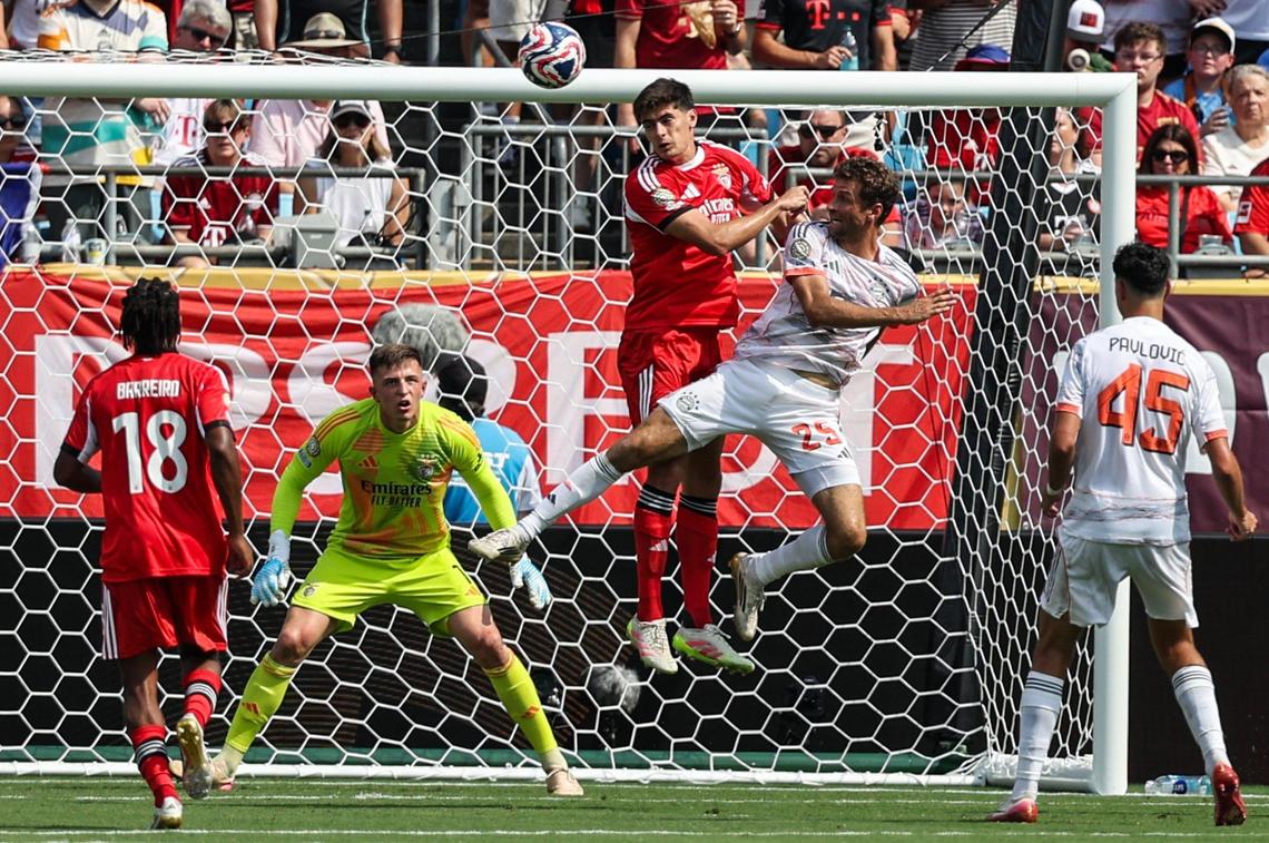 S.L. Benfica’s defender António Silva, center, heads the ball away from Bayern München’s forward Thomas Mueller, second from right, and protects the goal during the FIFA Club World Cup at Bank of America Stadium in Charlotte, NC on Tuesday, June 24, 2025.