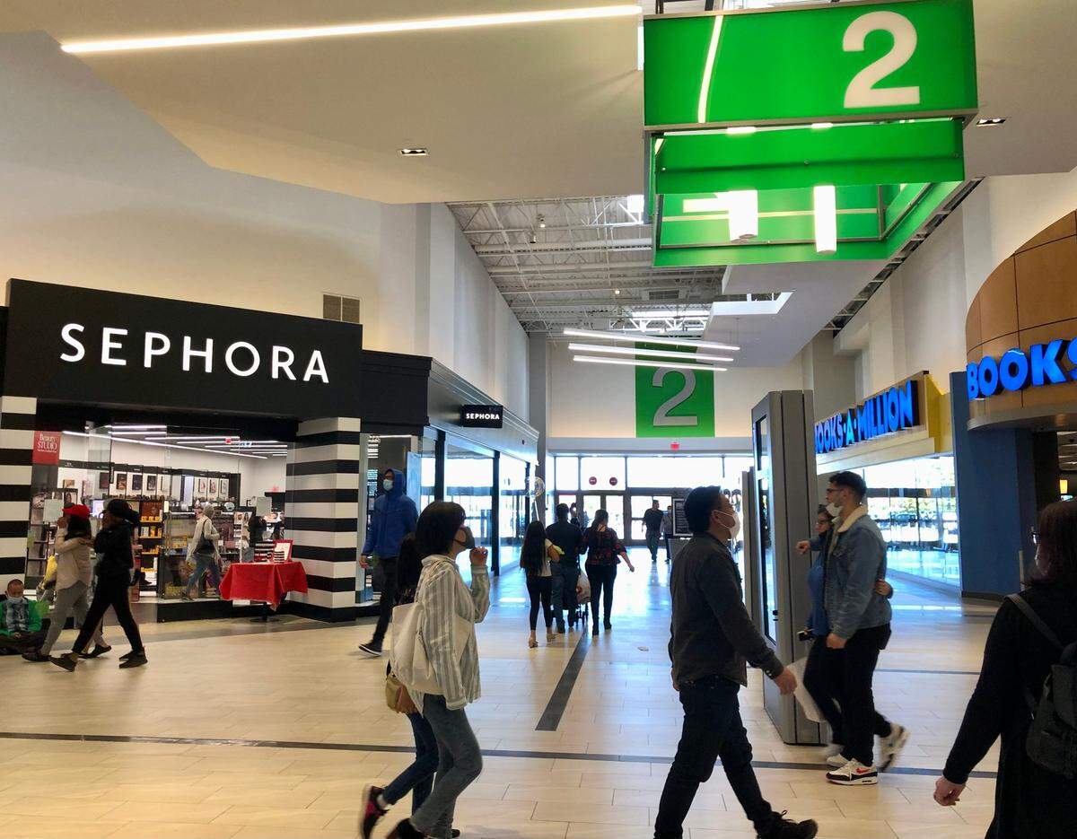 Concord Mills and other Charlotte-area malls have posted holiday shopping hours that don’t include Thanksgiving Day.