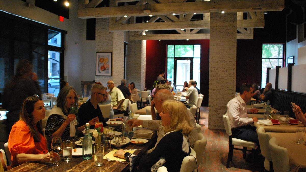 Fontana di Vino is now open near DTR SouthPark.