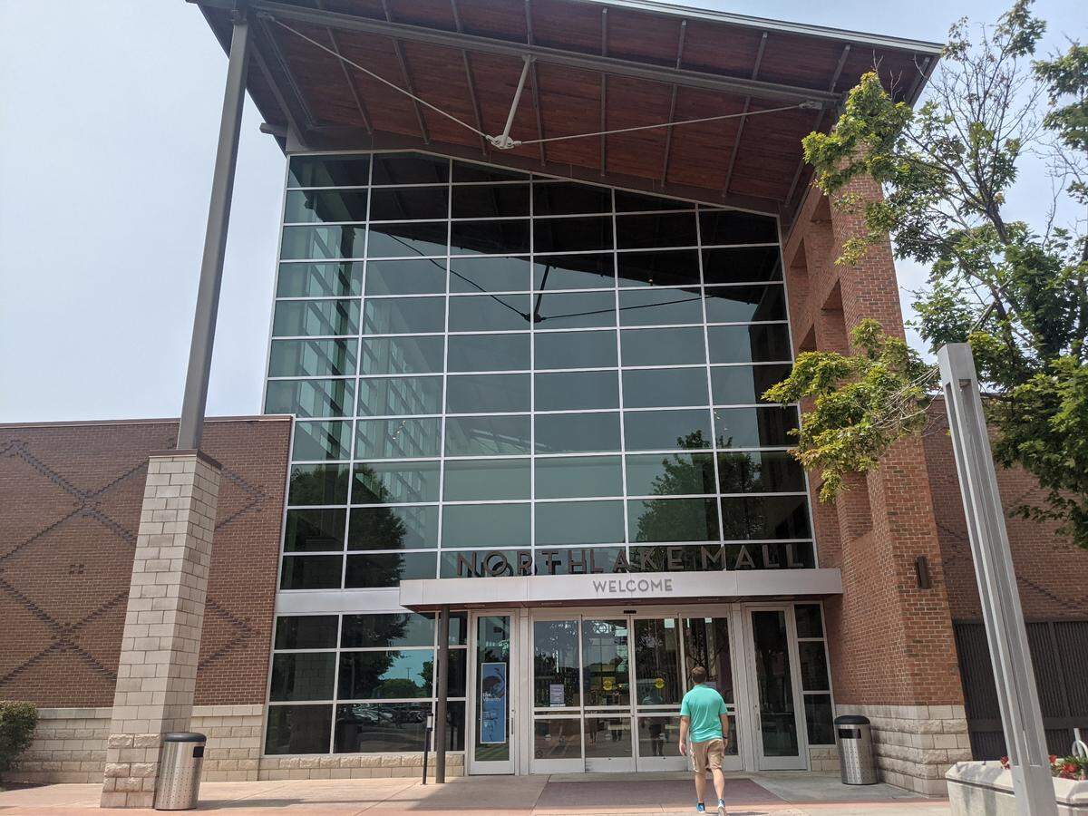 More than 600 apartments are proposed to be part of Northlake Mall in Charlotte NC according to a rezoning petition filed with the city. 