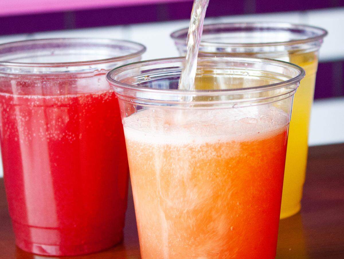 Que Fresa’s mimosa bar offers a glass for $6 or a bottle for $19, with flavor choices of orange juice, strawberry, mango, pineapple, tamarind, prickly pear and guava.