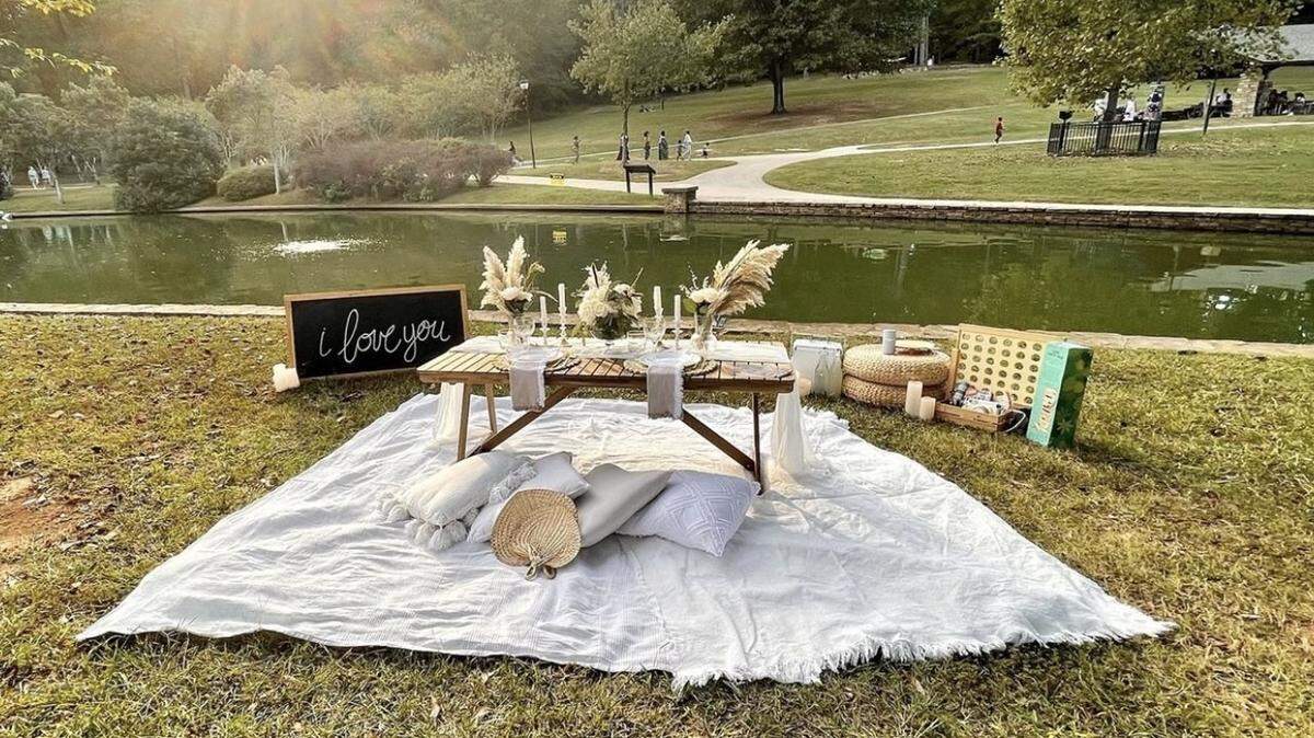 An array of luxury picnic companies in Charlotte can put together a swoon-worthy gathering spot for any outdoor dining occasion.