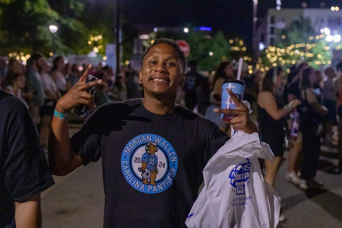 Fans at Lovin’ Life Music Fest 2025.