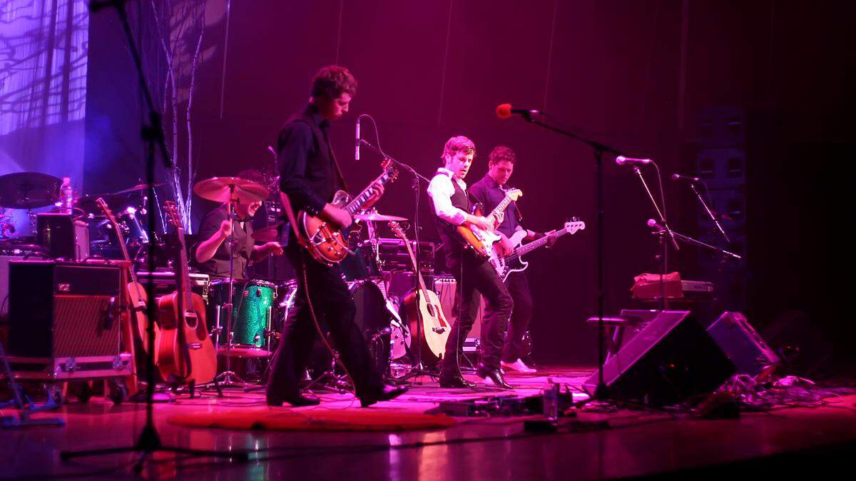 This is the last lineup of the Noises 10, which included Matt Knutsen on guitar, John Licare on Bass, Jonathan Erickson on drums, and frontman Jason Scavone.