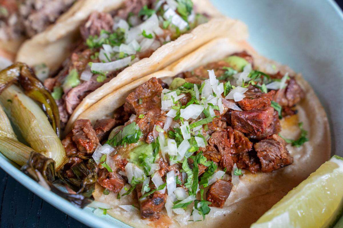 El Toro Bruto’s carne asada tacos.