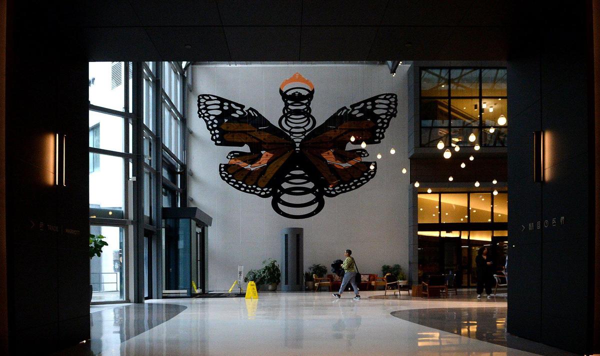 An art installation by Texas-artist Shane Keil with dominates the new atrium of the One Independence Center. 