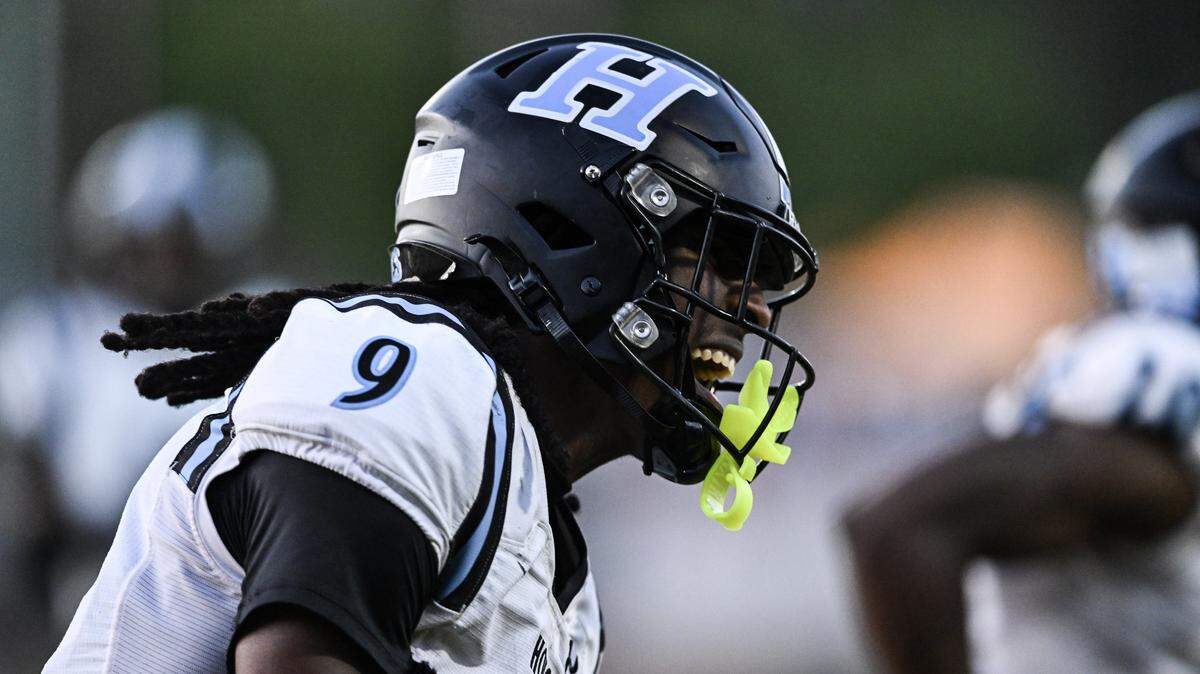 Hough defensive back Samari Matthews (9) reacts during the first half of a NCHSAA football game against Independence, Friday, Aug. 29, 2025, in Charlotte, N.C.