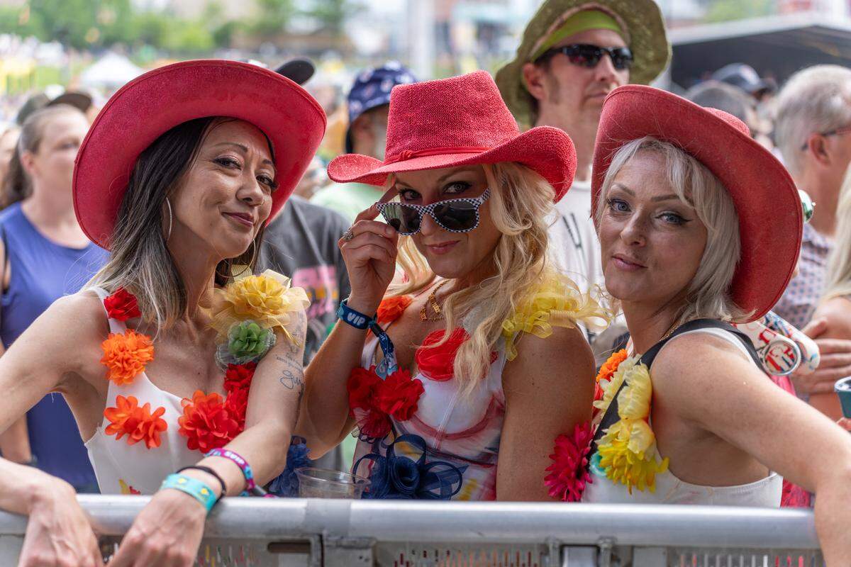 Fans at Lovin’ Life Music Fest 2025.
