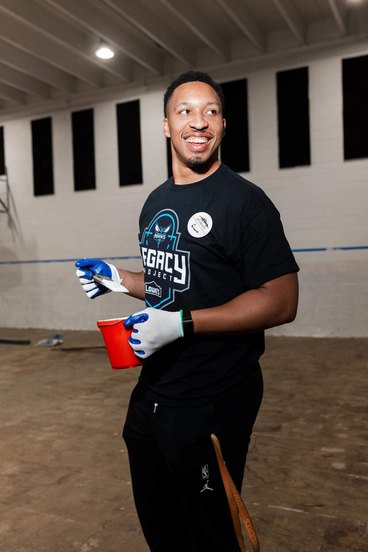 Grant Williams helps out during the Charlotte Hornets’ Legacy Project in Creston, N.C.