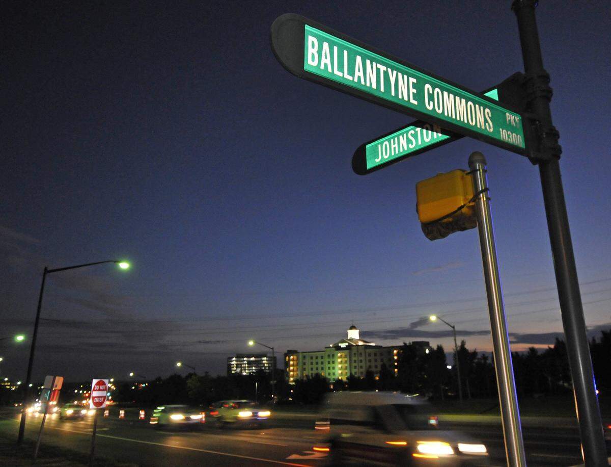 The financial lending company for Daimler Truck North American is investing $7.8 million to move its headquarters to Ballantyne, which will create 276 jobs.
