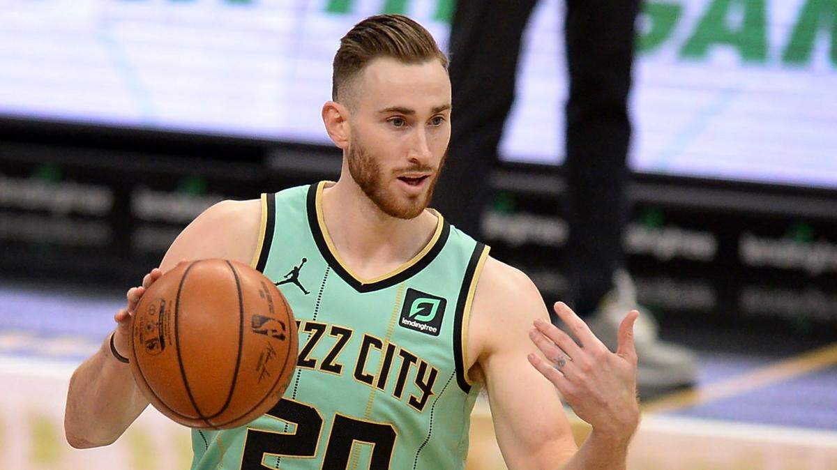 Charlotte Hornets forward Gordon Hayward directs his teammates during first half action against the Chicago Bulls on Friday, January 22, 2021. Hayward led the team in scoring with 34 points in the teamÕs 123-110 loss to the Bulls.